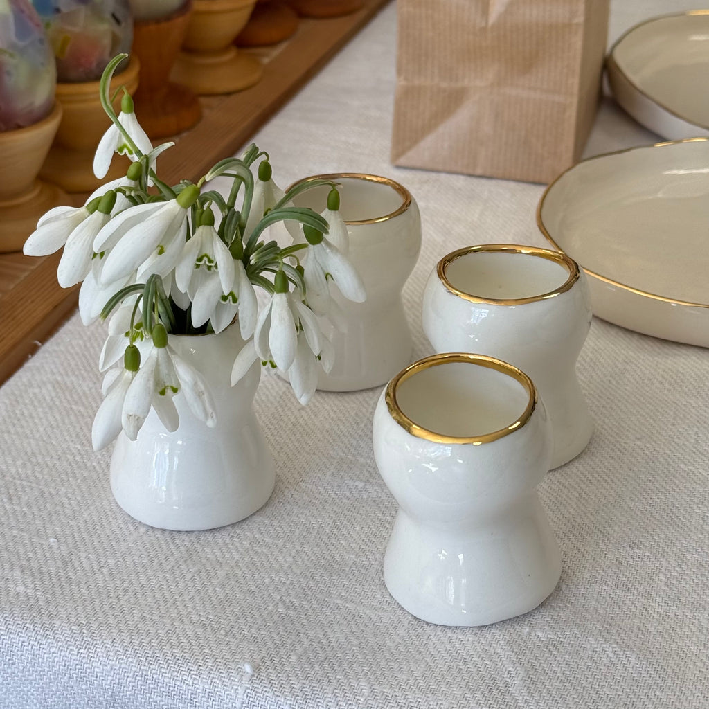 MAZĀ PORCELĀNA VĀZĪTE